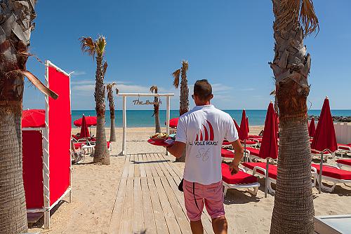 Voile Rouge Beach Bar